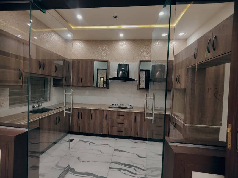 10 Marla BRAND NEW HOUSE For Rent In A Prime Location Of Lahore 7