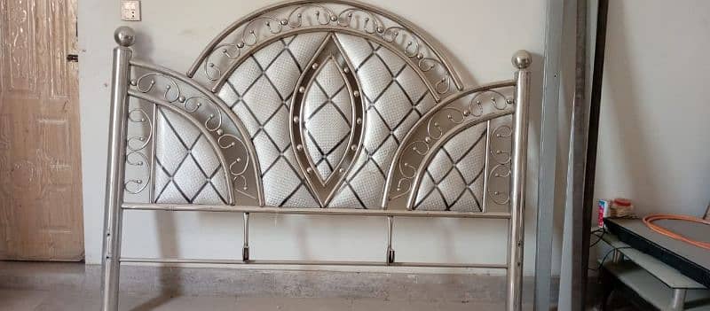 Silver Bed 1