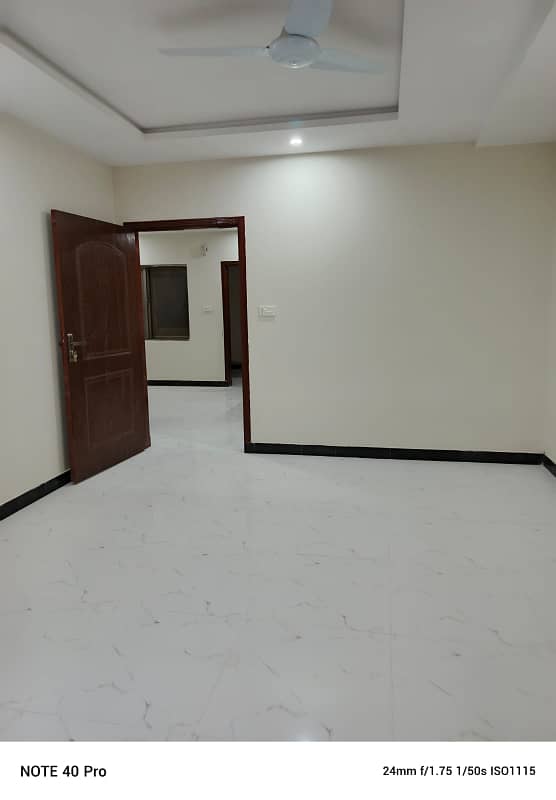 2 Kanal Building ava For Rent At F block Satellite Town 1