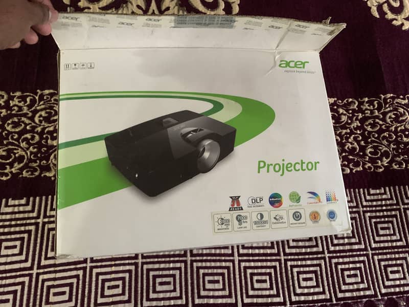 Acer branded project in mint condition 0