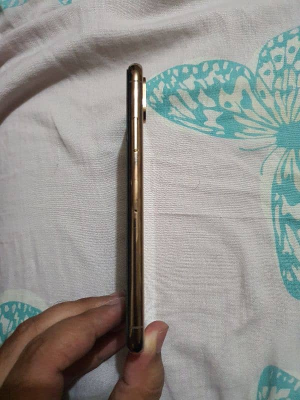 IPHONE XS GOLD PTA 4