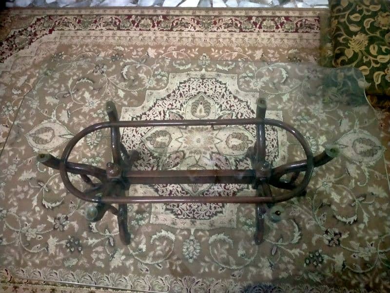 center table used but excellent condition 2