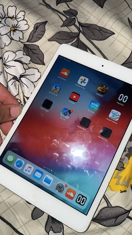 iPad mini 2 context on 03707012228 1