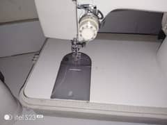 singer company sewing machine disc wali hai embroidery and simple both