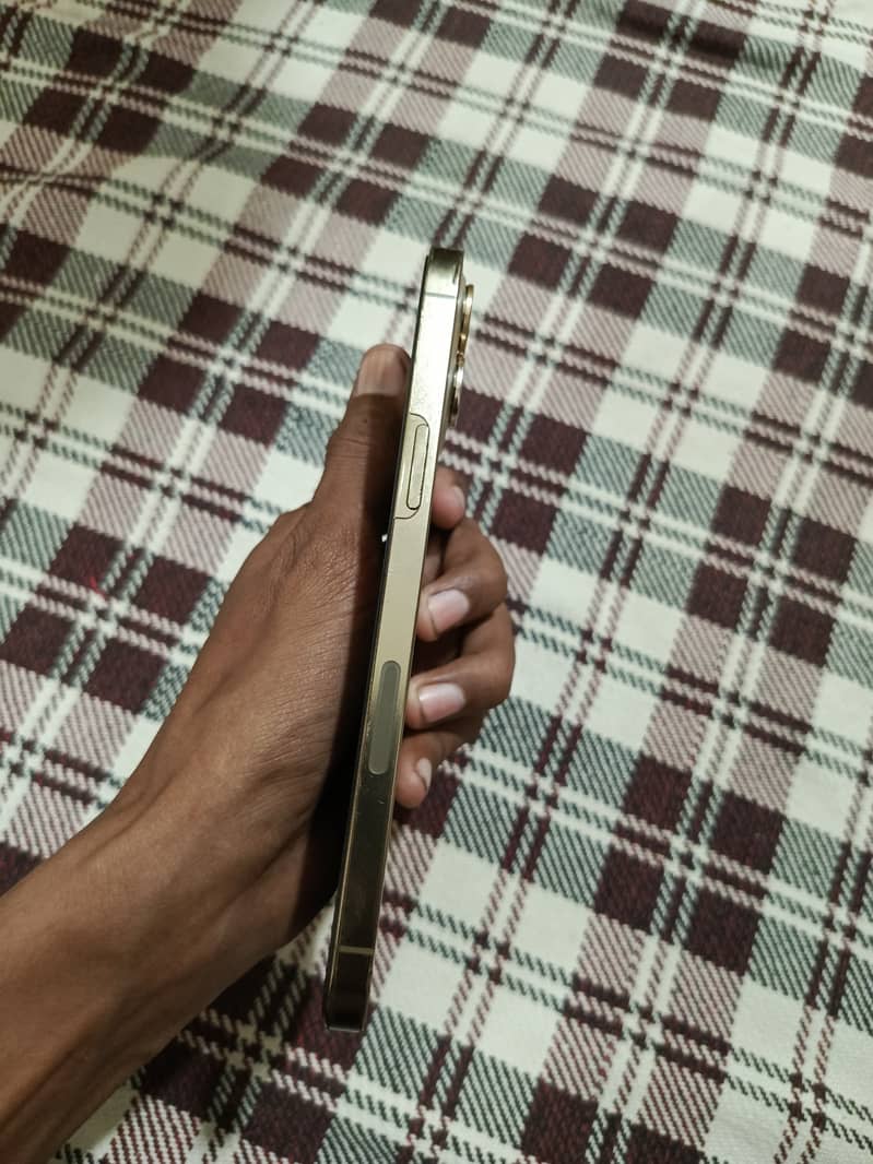 Iphone 12 pro max Gold color 3