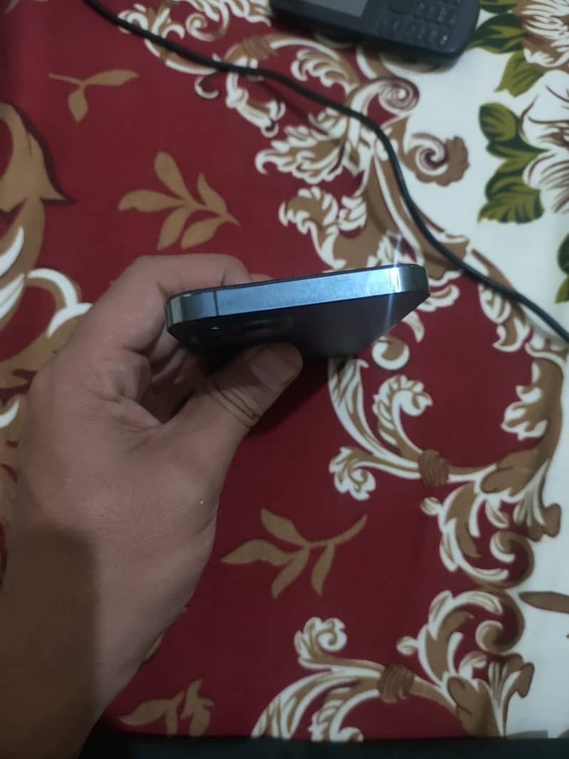 iPhone 12 Pro 4