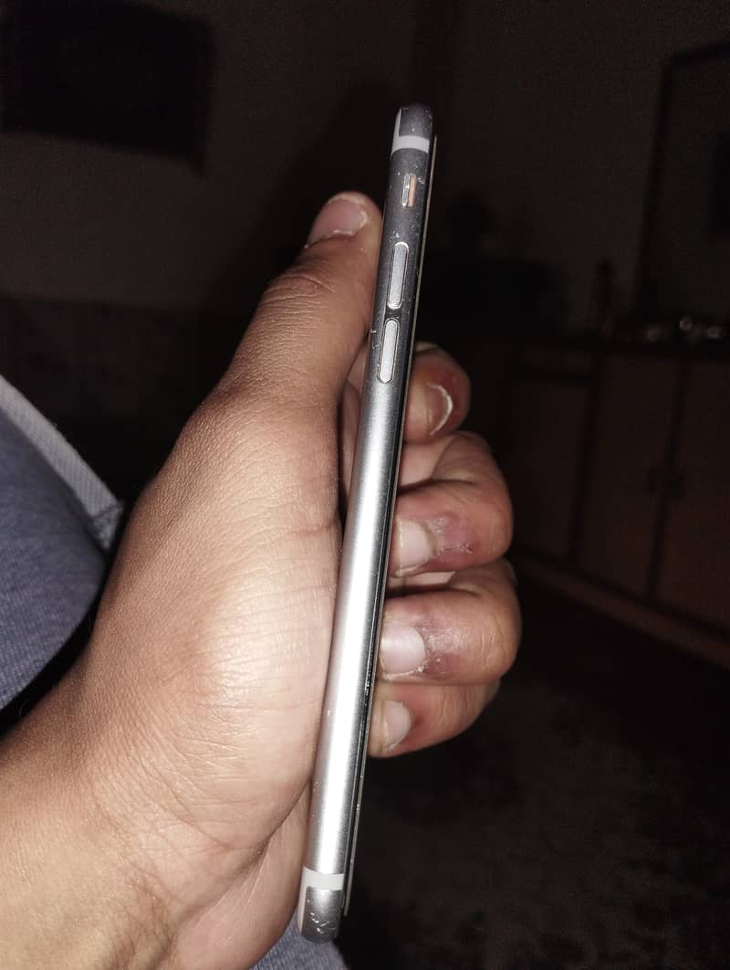 iPhone 6 in mint condition 4