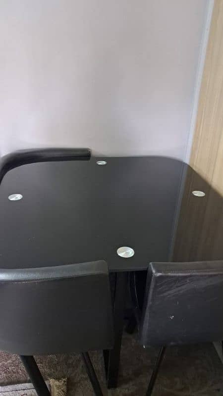 Dining Table 0