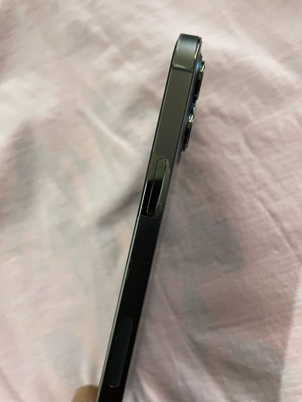 iPhone 12 Pro Max 256 GB 98% 4