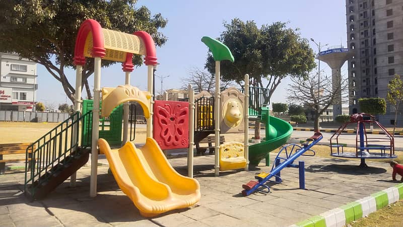 60 FT ROAD IDEAL LOCATION PLOT IN FAISAL HILLS 4
