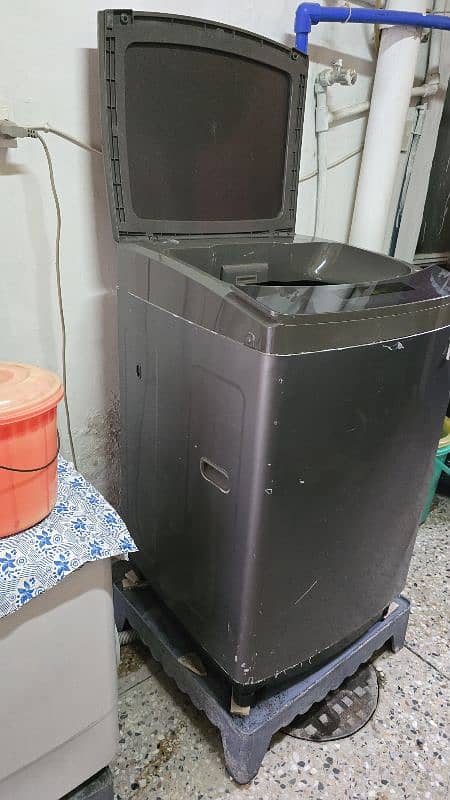 Signature Fully Automatic Washing Machine 12 KGs 6