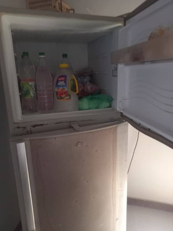 dawlance De-FROST REFRIGERATOR FRIDGE 1