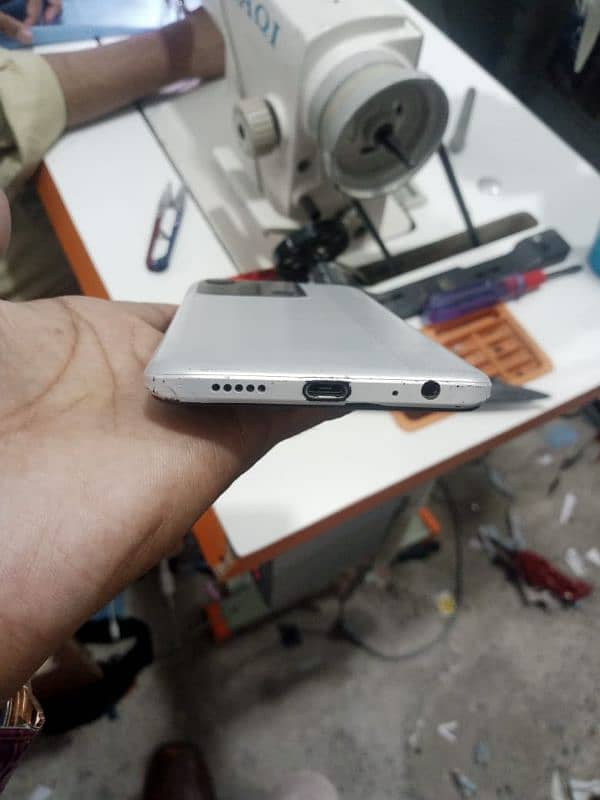 Tecno spark 8c 4 64 urgent sale 2