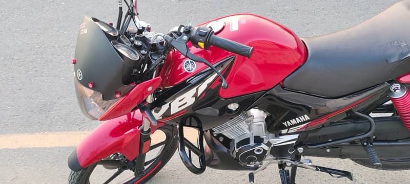 YBR 125 1