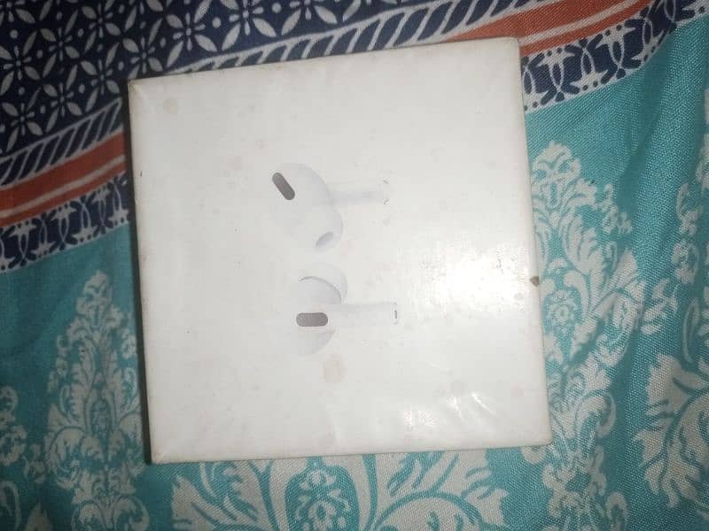 tws air burds 10/10 condition with charging cable 0