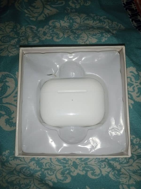 tws air burds 10/10 condition with charging cable 2
