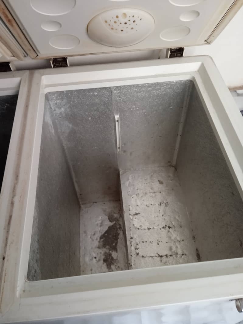 Hier Double Door Deep Freezer 3