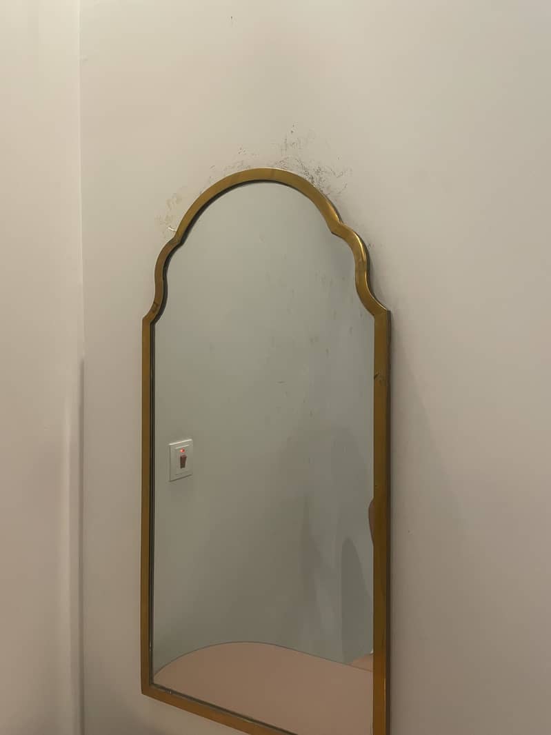 Pink Dressing table with Pink Dressing Chair with Golden Mirror 3