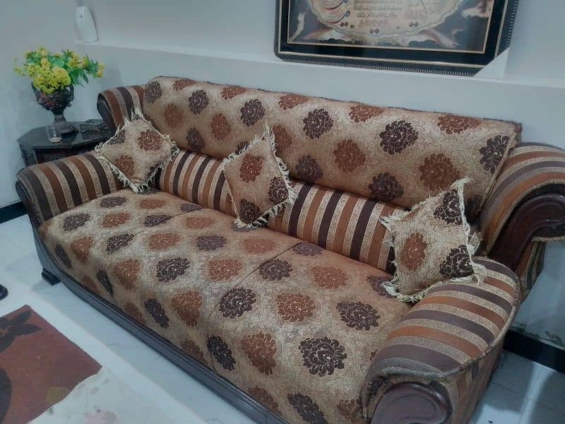 7 seter sofa set in excellent condition 0