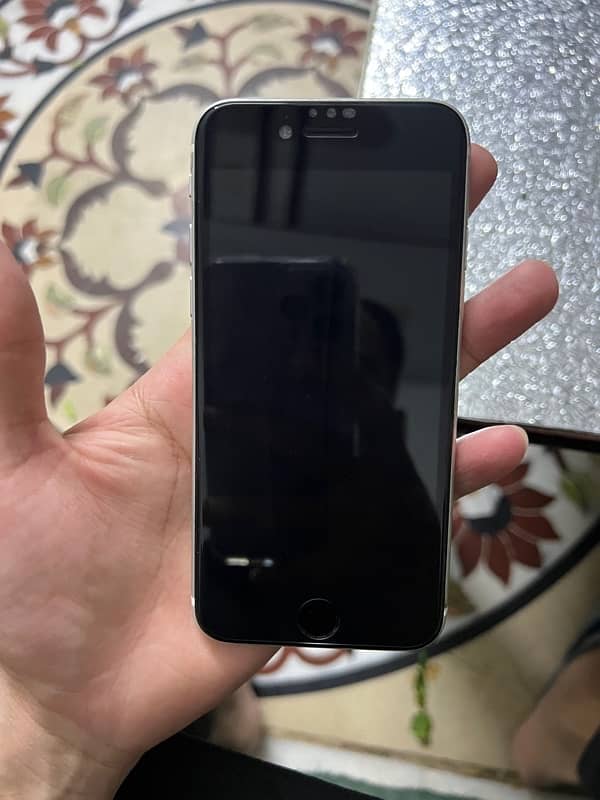 Iphone se2020{256GB PTA APPROVED 0