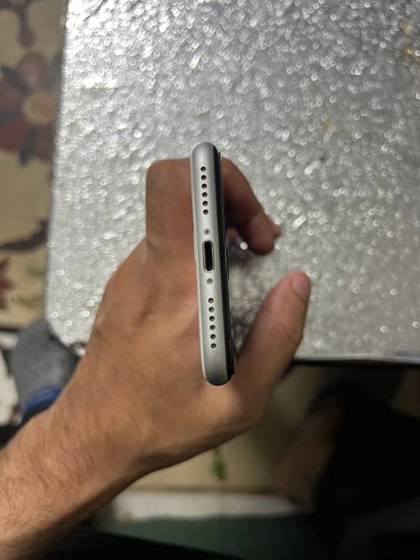 Iphone se2020{256GB PTA APPROVED 2