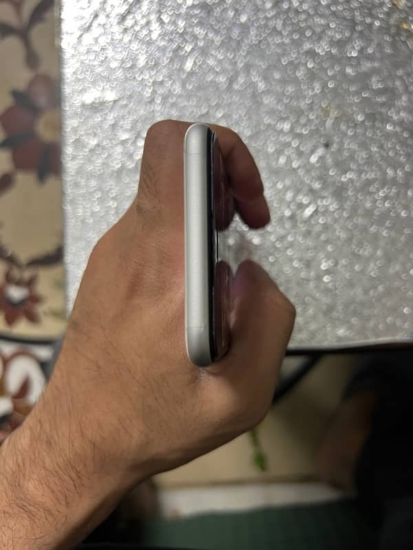 Iphone se2020{256GB PTA APPROVED 4