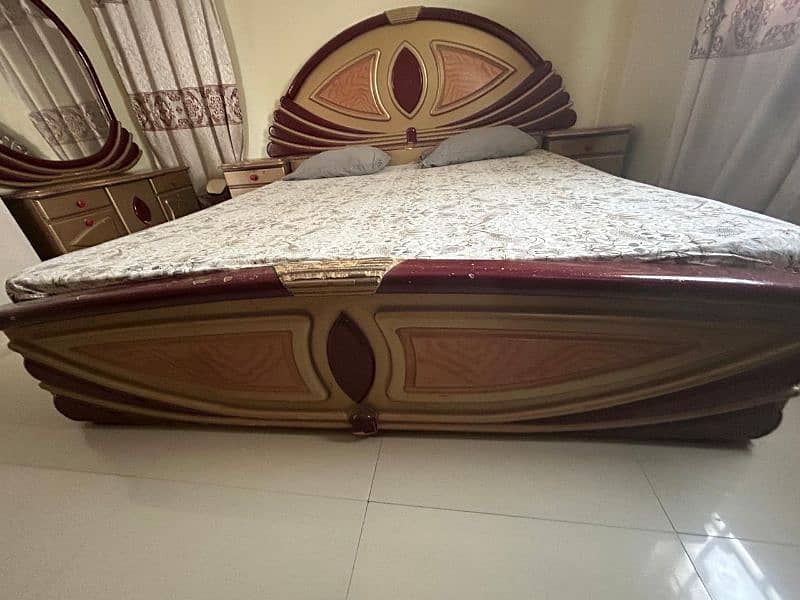 BED SET FOR SALE IN BEST PRICE |BED|SIDE TABLE|ALMIRAH|DRESSING TABLE| 3