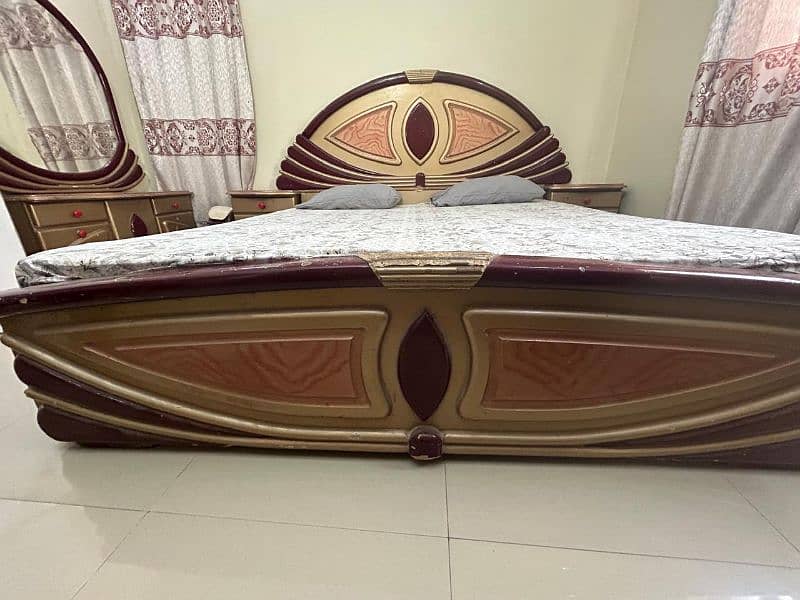 BED SET FOR SALE IN BEST PRICE |BED|SIDE TABLE|ALMIRAH|DRESSING TABLE| 4