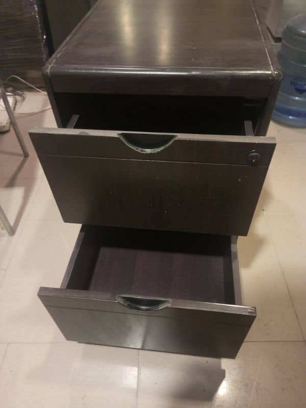 important 3 pcs executive table for sale 8