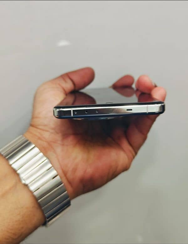One Plus 13 Dual Sim 4