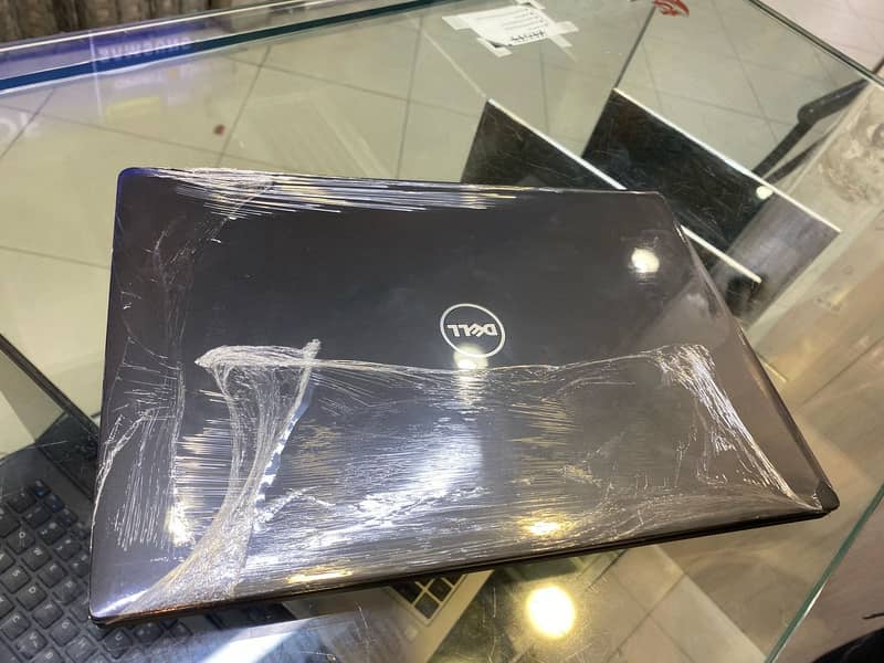 Core i5 7th generation 8gb ram 256ssd screen size 12.5 inch 2