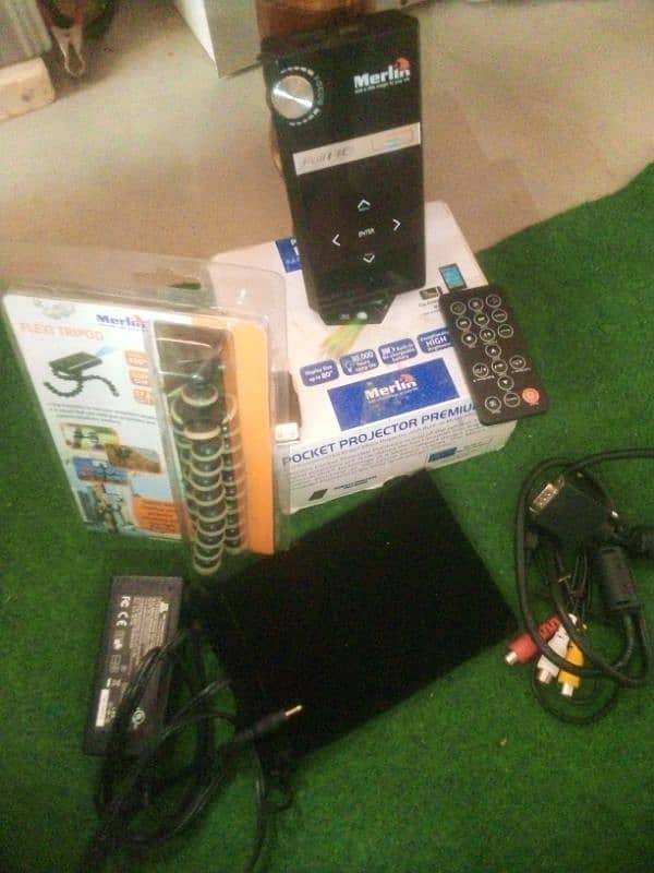 home pocket  projector premium 1