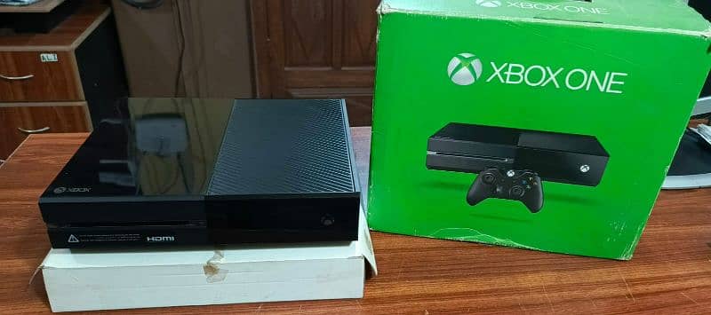 Xbox One 500gb with Genuine Controller and Cables with box 0