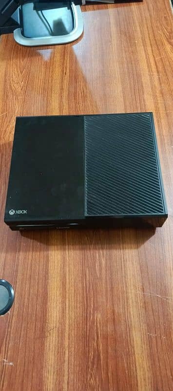 Xbox One 500gb with Genuine Controller and Cables with box 4