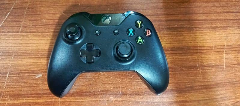Xbox One 500gb with Genuine Controller and Cables with box 6