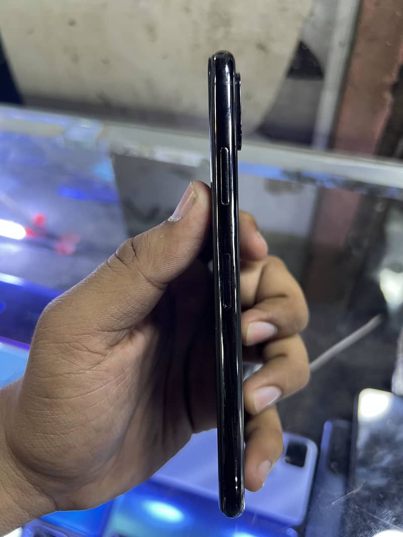 iPhone X 256 GB Factory Unlock Non PTA 5