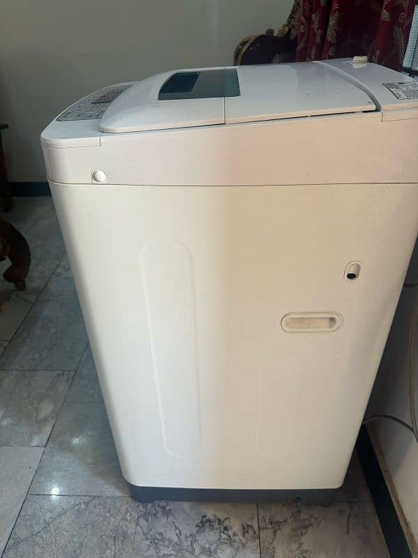Full automatic washing machine with dryer 1