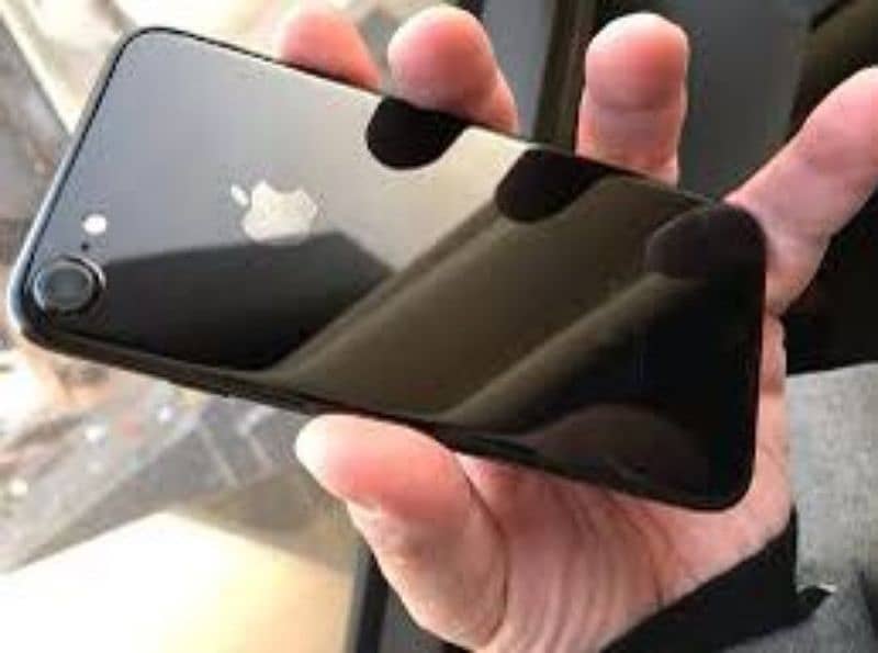 I phone 7 10/10 Condition water pack 0