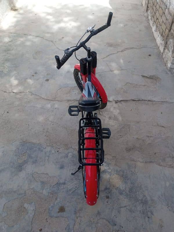 Fully new condition only used 0.4km and no problem with it totallyfine 1