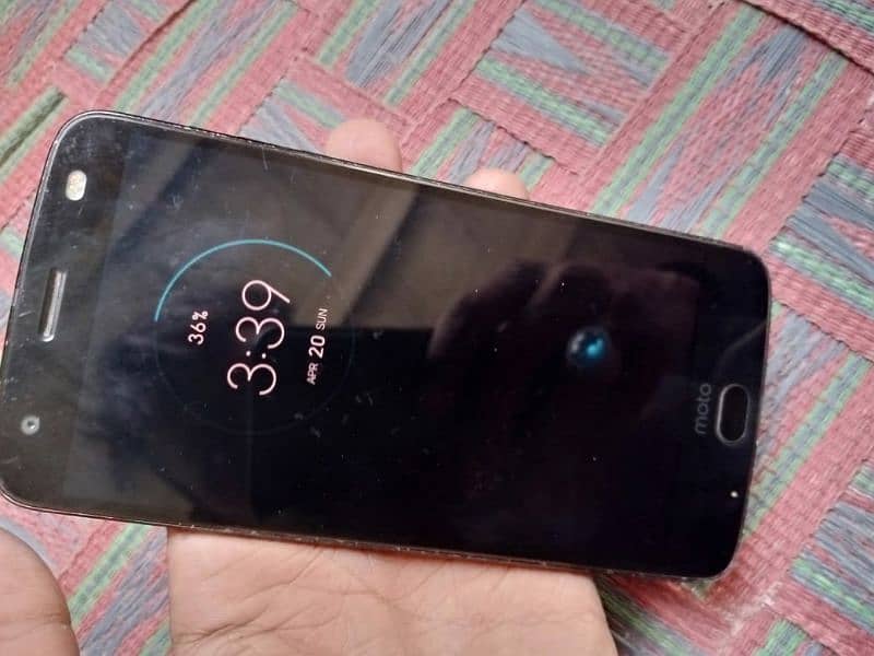 Moto Z2 force Whatsapp yah call 03283475865 1