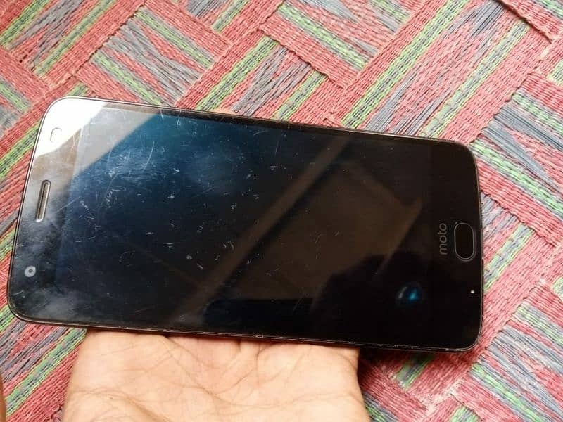 Moto Z2 force Whatsapp yah call 03283475865 2