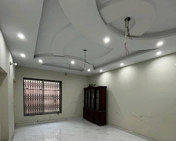 A Spacious 24 Marla House In Model Town - Block H 0