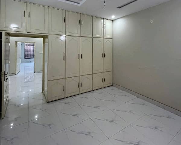 A Spacious 24 Marla House In Model Town - Block H 1
