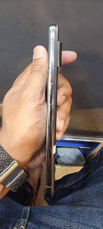 Google pixel 8 pro lush condition plus battery 4