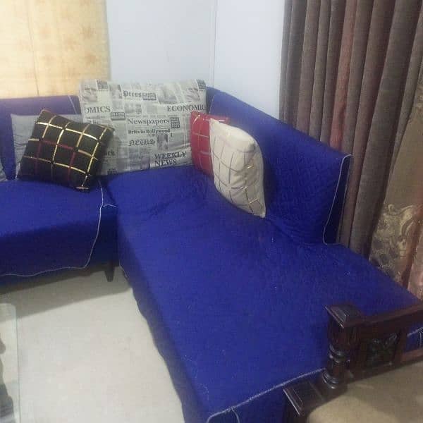 L shape sofa like new condition. sale urgent. 0