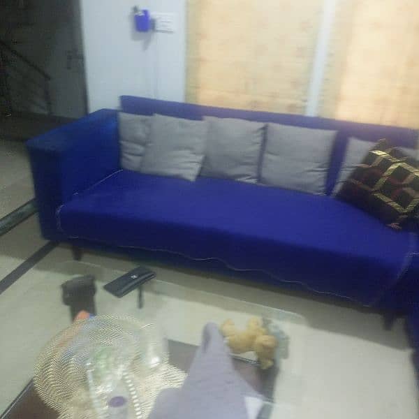L shape sofa like new condition. sale urgent. 1