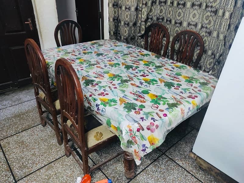 Dining table with 6 chairs - 0,3,0,1,7,1,0,4,4,0,0 1
