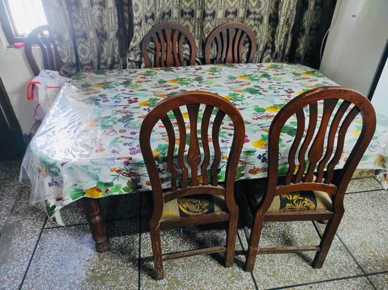 Dining table with 6 chairs - 0,3,0,1,7,1,0,4,4,0,0 6