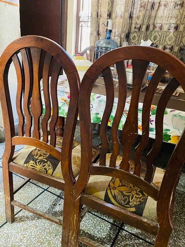 Dining table with 6 chairs - 0,3,0,1,7,1,0,4,4,0,0 8