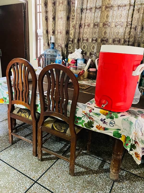 Dining table with 6 chairs - 0,3,0,1,7,1,0,4,4,0,0 9